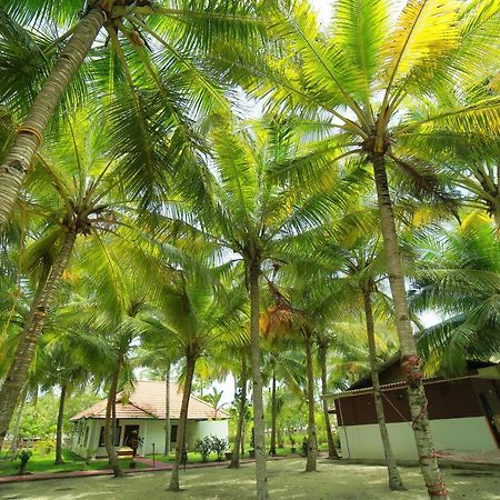 Regant Lake Village, Kollam. Chavara Dış mekan fotoğraf