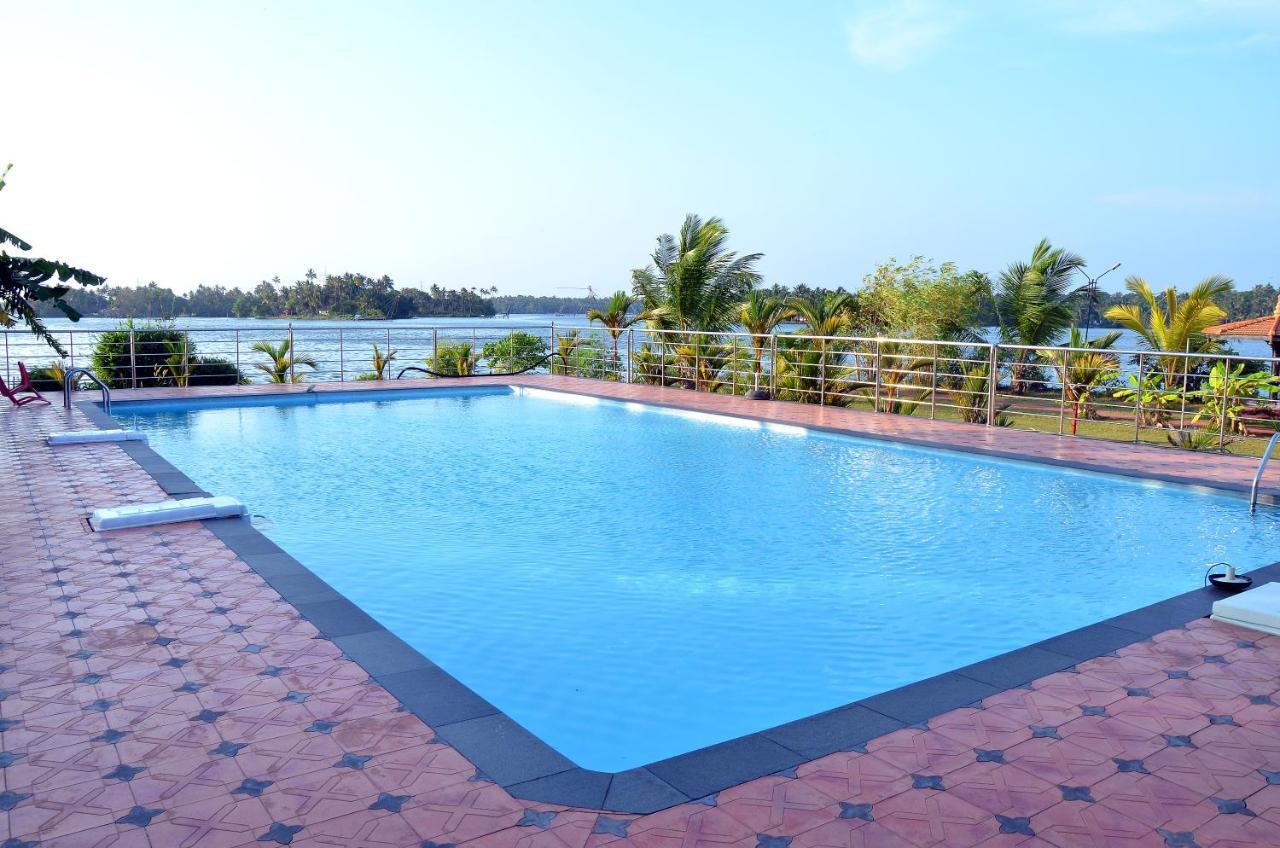 Regant Lake Village, Kollam. Chavara Dış mekan fotoğraf