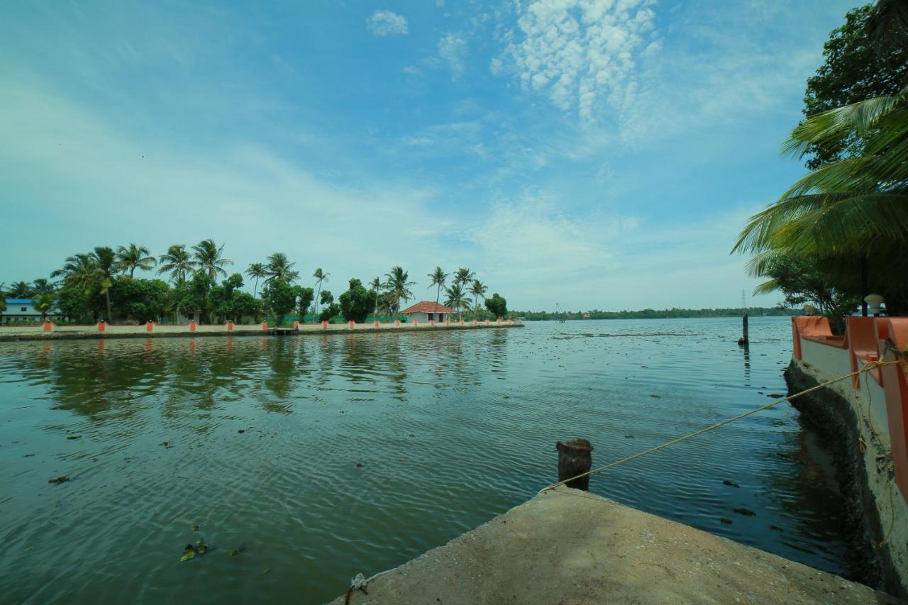 Regant Lake Village, Kollam. Chavara Dış mekan fotoğraf